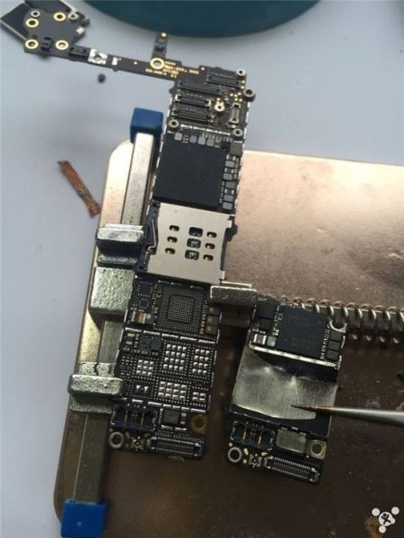 Sự thật quy trình dựng iPhone, từ cũ nát thành mới nguyên