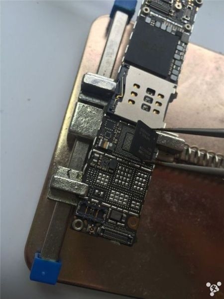Sự thật quy trình dựng iPhone, từ cũ nát thành mới nguyên