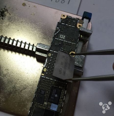 Sự thật quy trình dựng iPhone, từ cũ nát thành mới nguyên