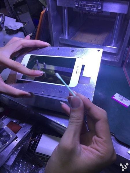 Sự thật quy trình dựng iPhone, từ cũ nát thành mới nguyên