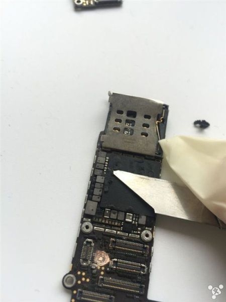 Sự thật quy trình dựng iPhone, từ cũ nát thành mới nguyên