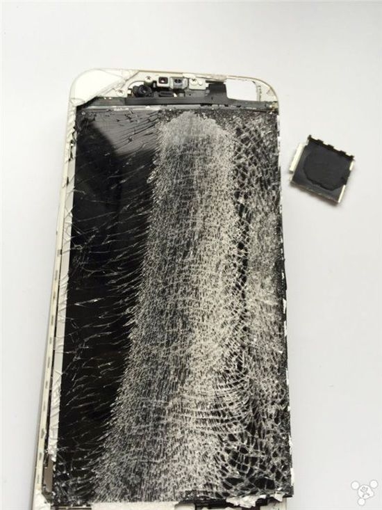Sự thật quy trình dựng iPhone, từ cũ nát thành mới nguyên