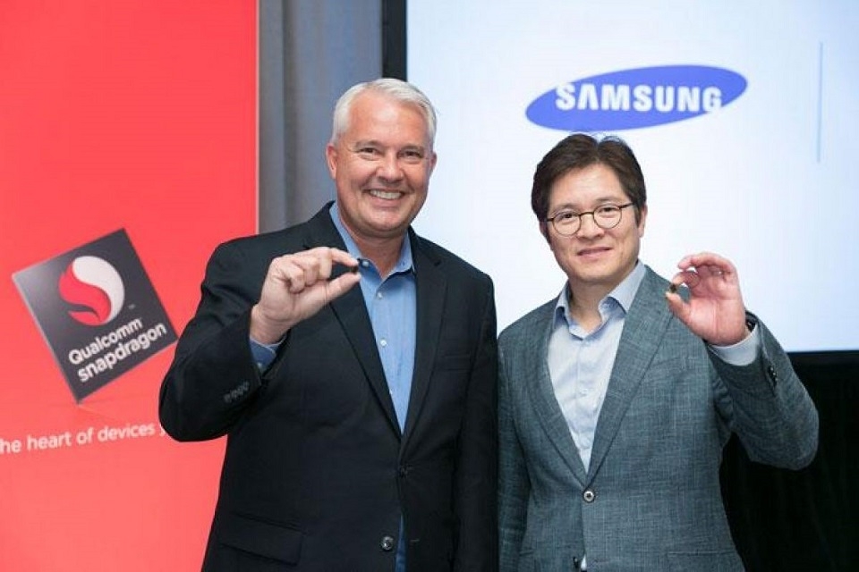 Phần cứng: RAM 8GB, Snapdragon 835, Exynos 8895