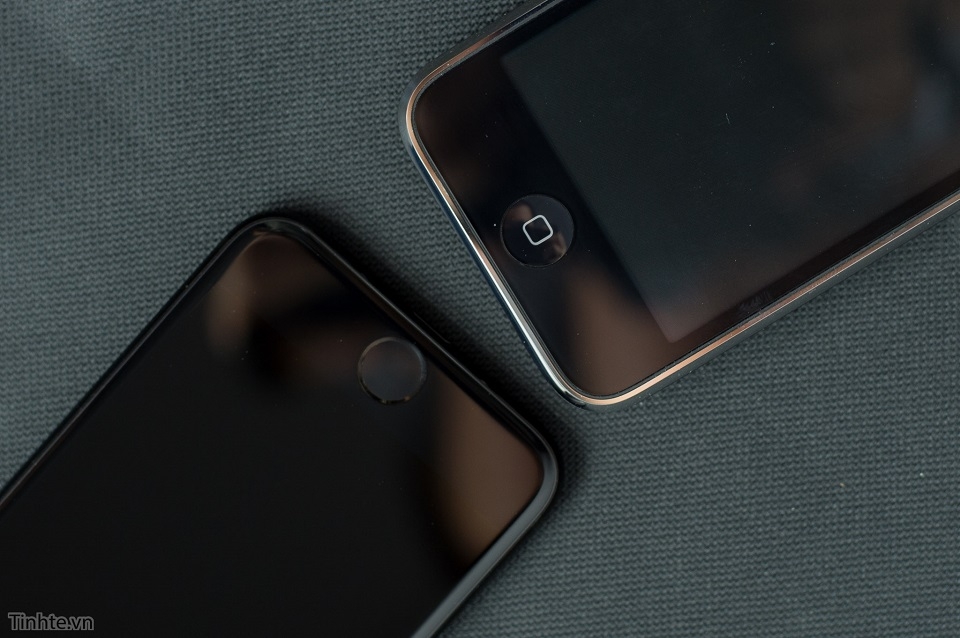 Trên tay iPhone 7 Jet Black và so sánh với iPhone 3G Jet Black 14