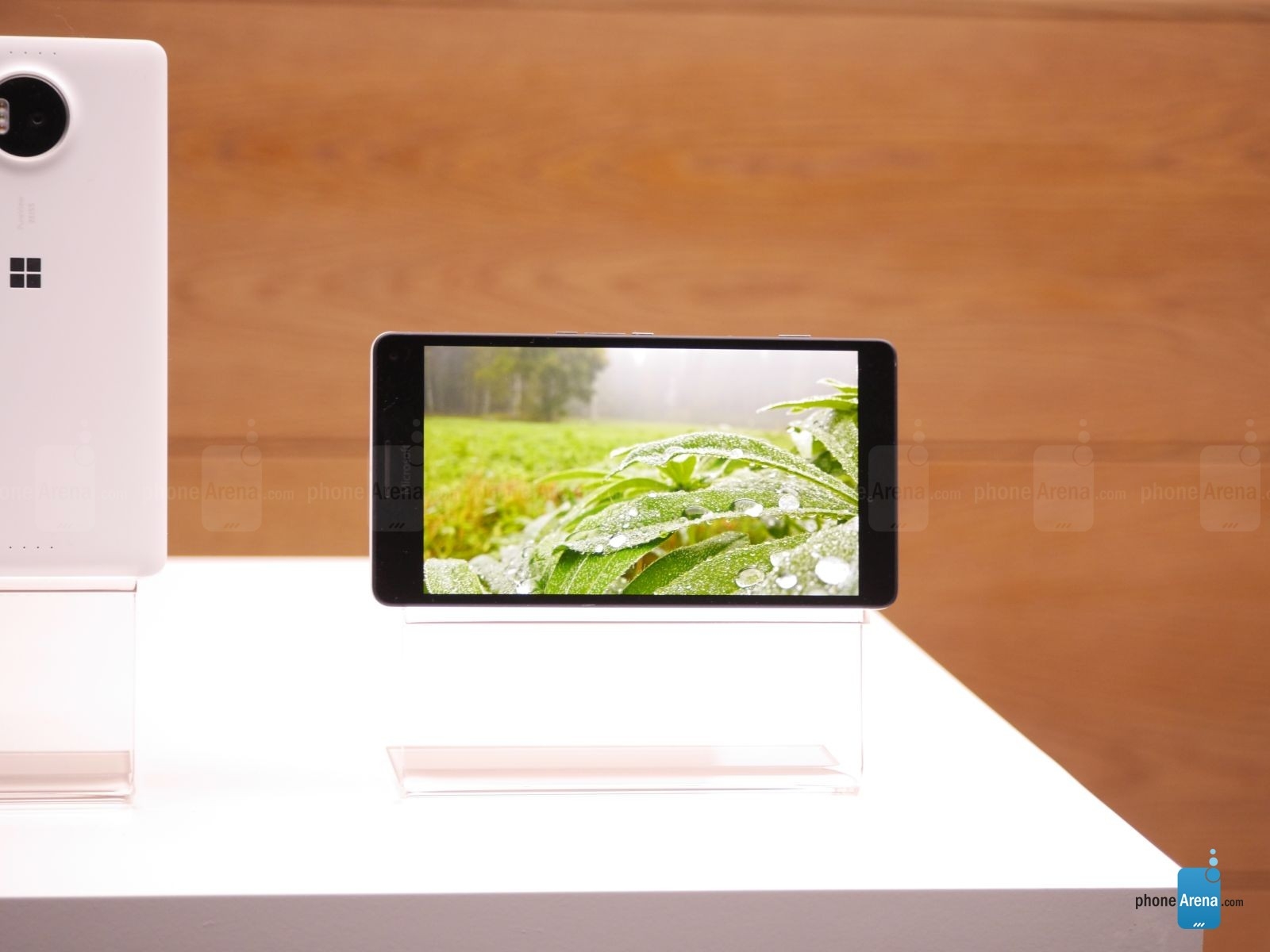 Trên tay Lumia 950 XL