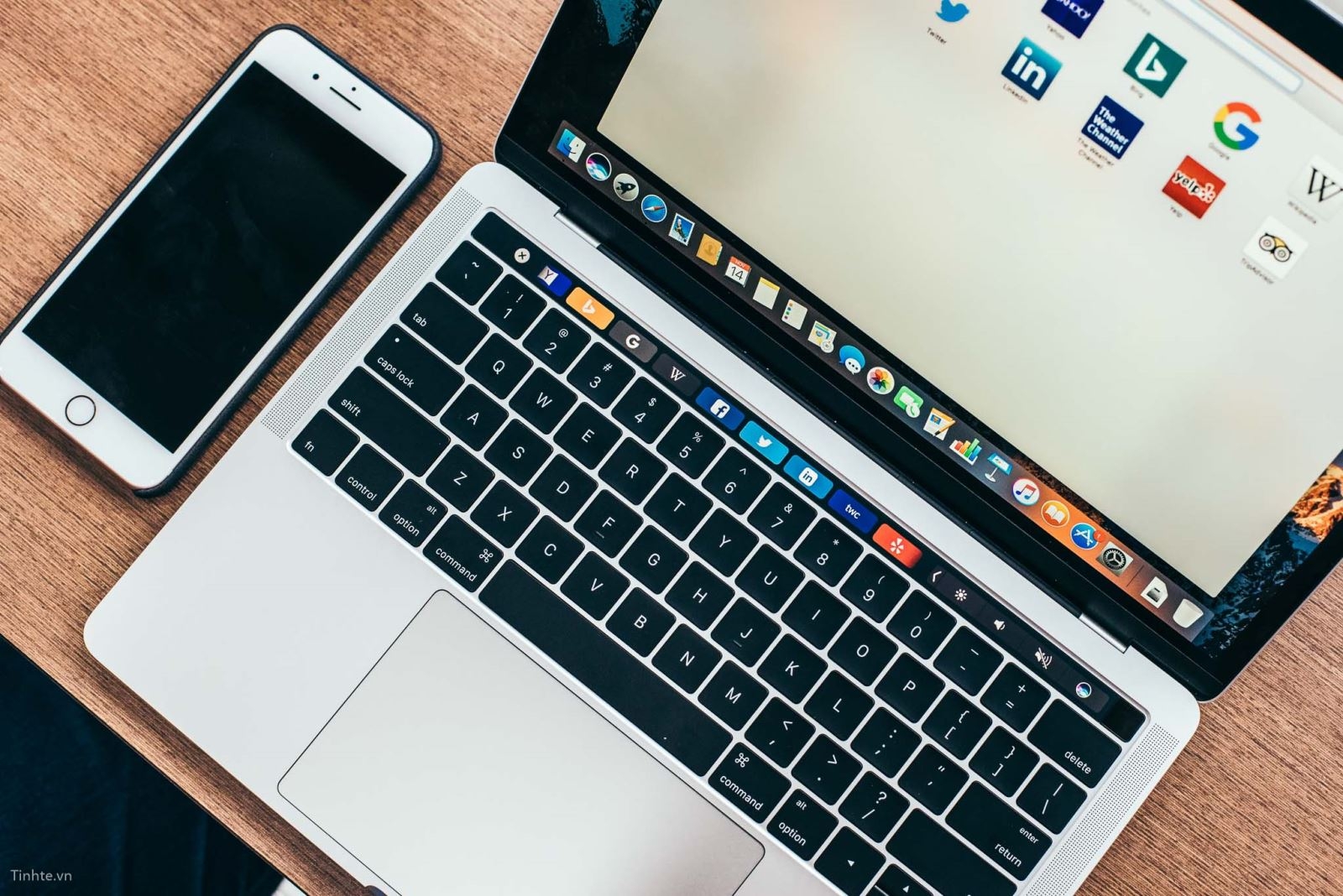 Trên tay MacBook Pro có Touch Bar đầu tiên ở Việt Nam 13 Trên tay MacBook Pro có Touch Bar đầu tiên ở Việt Nam 13