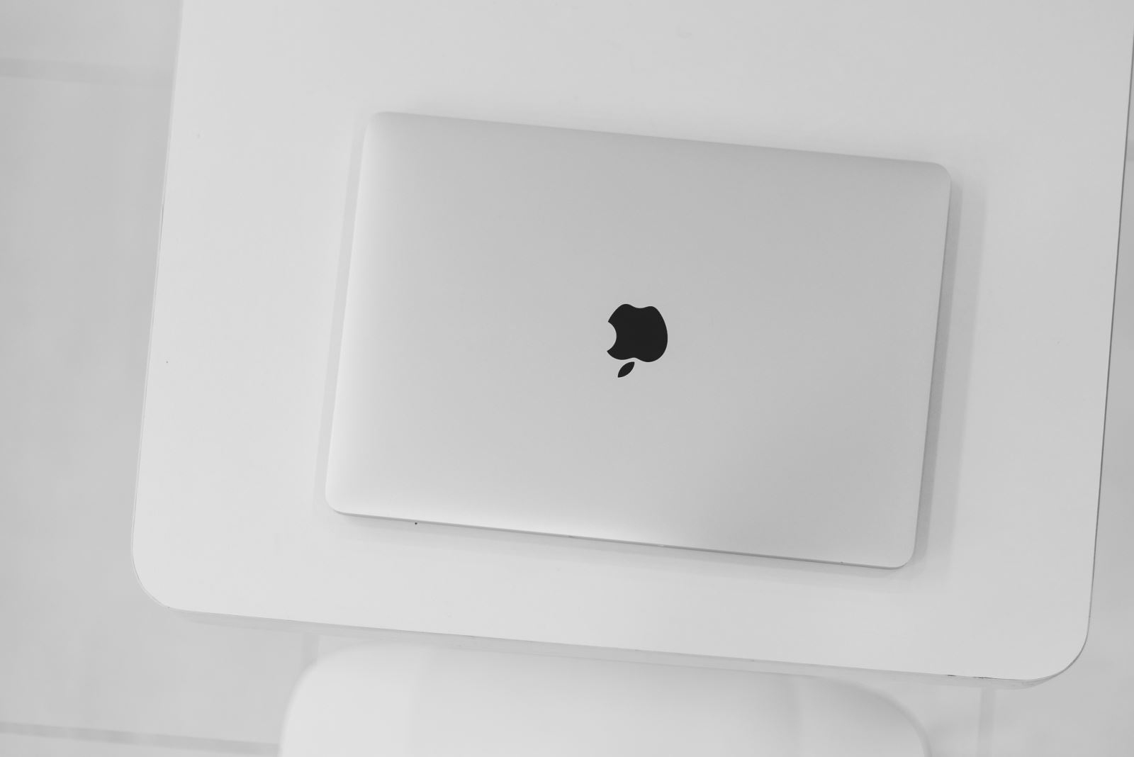 Trên tay macBook Pro có Touch Bar đầu tiên ở Việt Nam 8 Trên tay macBook Pro có Touch Bar đầu tiên ở Việt Nam 8