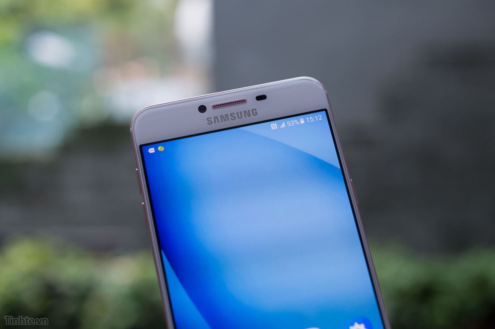 Trên tay Samsung Galaxy C7 phiên bản màu hồng tại Việt Nam