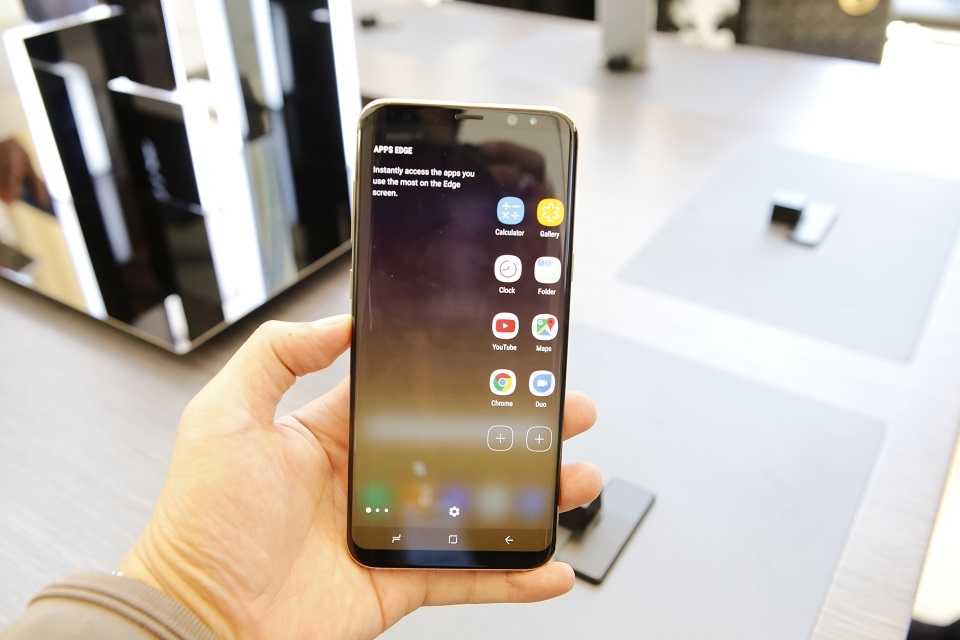 Trên tay Samsung Galaxy S8 và S8 Plus 6