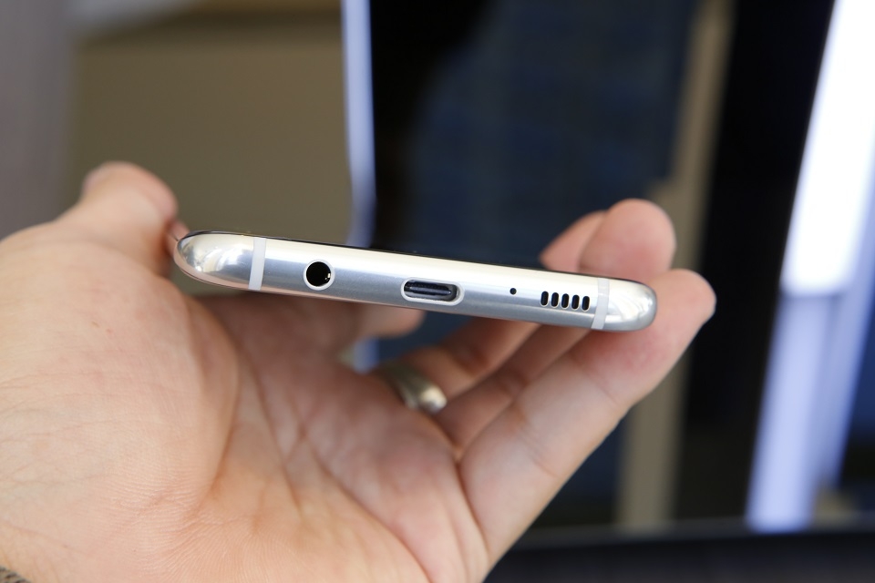Trên tay Samsung Galaxy S8 và S8 Plus 7
