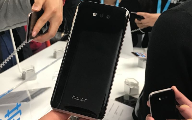 Trên tay “smartphone ma thuật” Huawei Honor Magic 5 Trên tay “smartphone ma thuật” Huawei Honor Magic 5