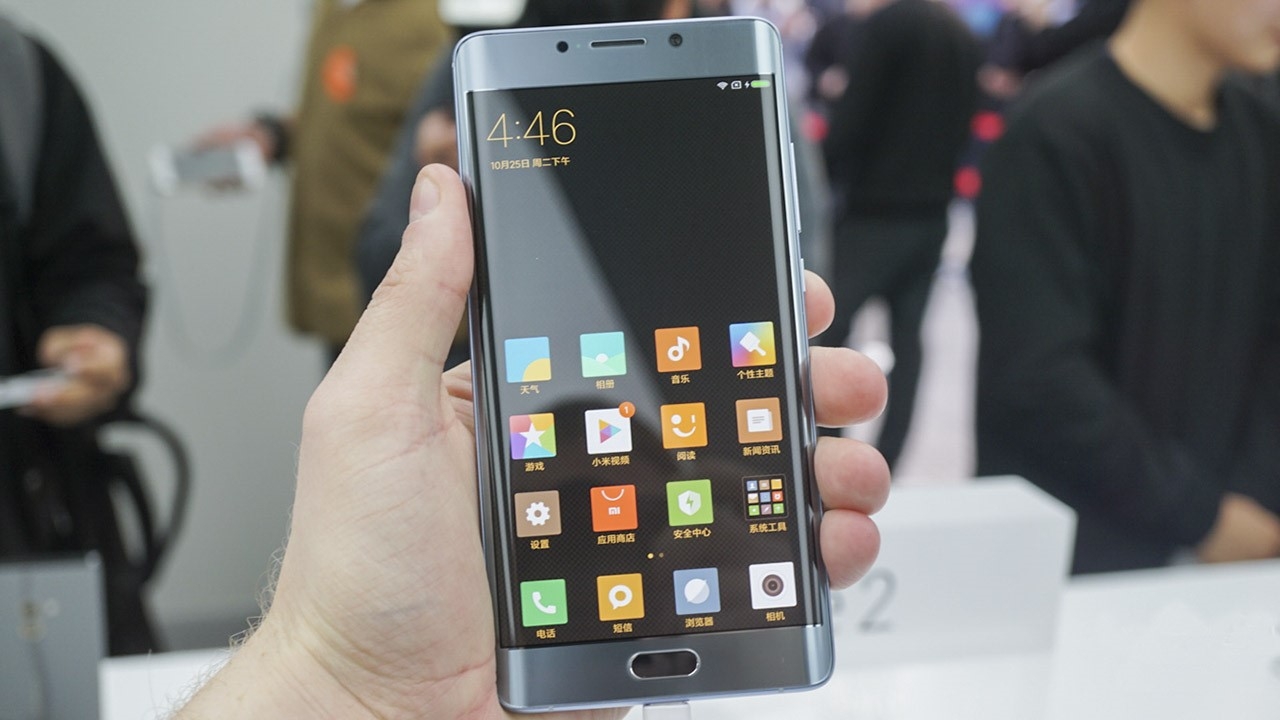 Xiaomi chính thức phủ nhận sự tồn tại của Mi Note 2 màn hình phẳng