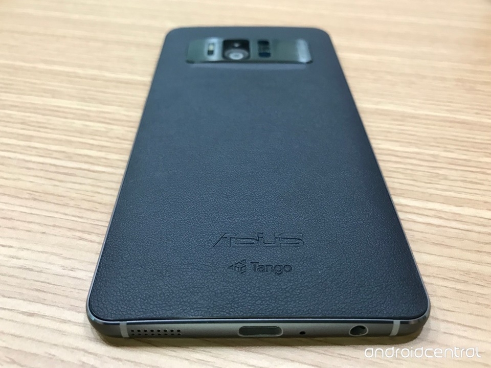 Chiêm ngưỡng hình ảnh trên tay của chiếc Asus Zenfone AR