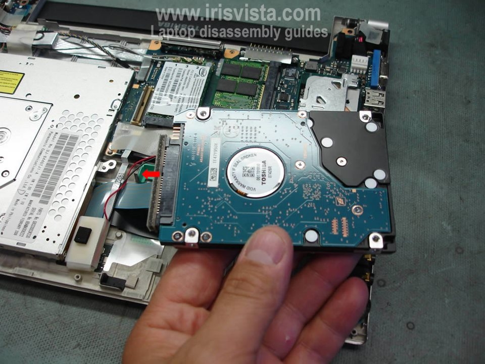 Âm thanh lạ phát ra từ ổ đĩa cứng của laptop