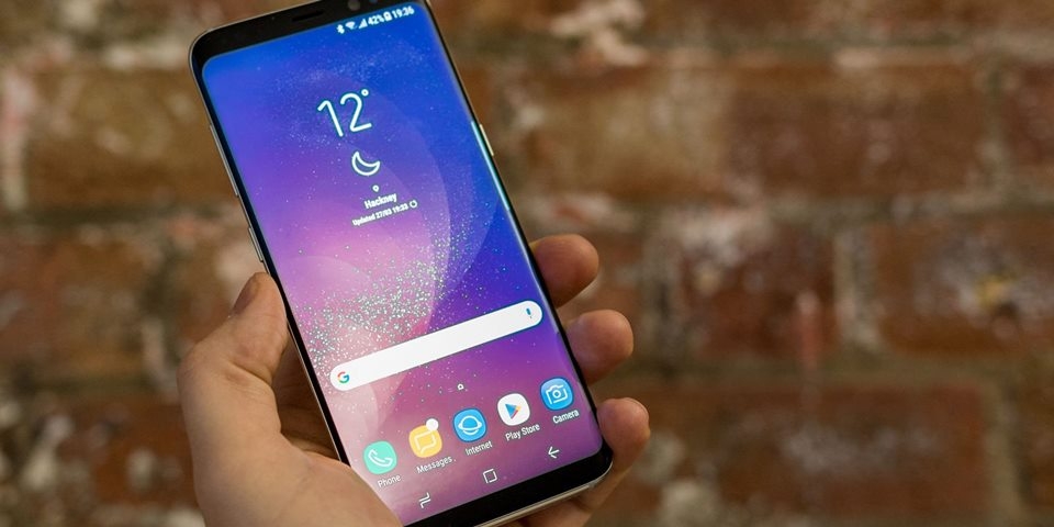 Hướng giải quyết cho màn hình bóng mờ của Galaxy S8