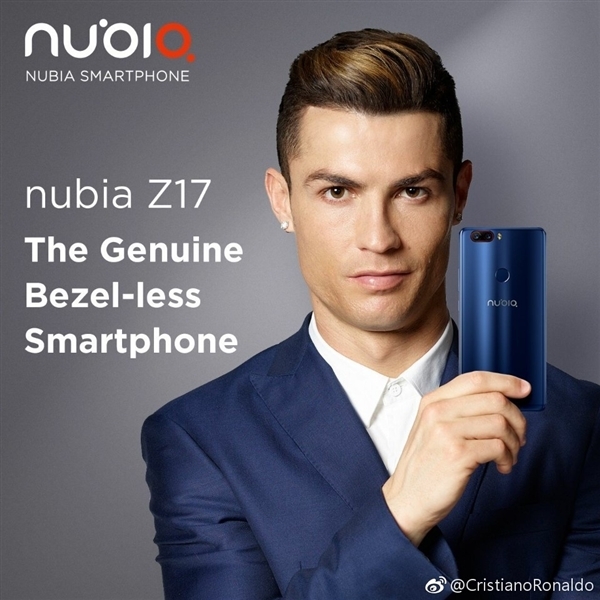 Đâu là chiếc smartphone được Ronaldo làm đại diện?