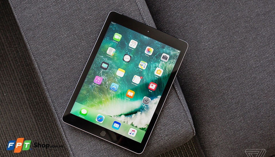 iPad Wi-Fi 32GB (2017) iPad Wi-Fi 32GB (2017)