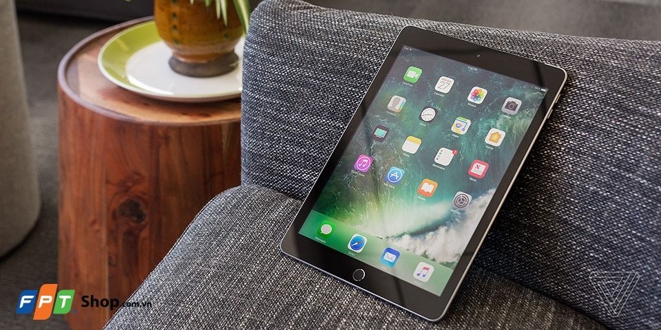 iPad Wi-Fi 32GB (2017) iPad Wi-Fi 32GB (2017)