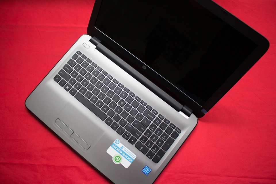 HP 15-ay131TU