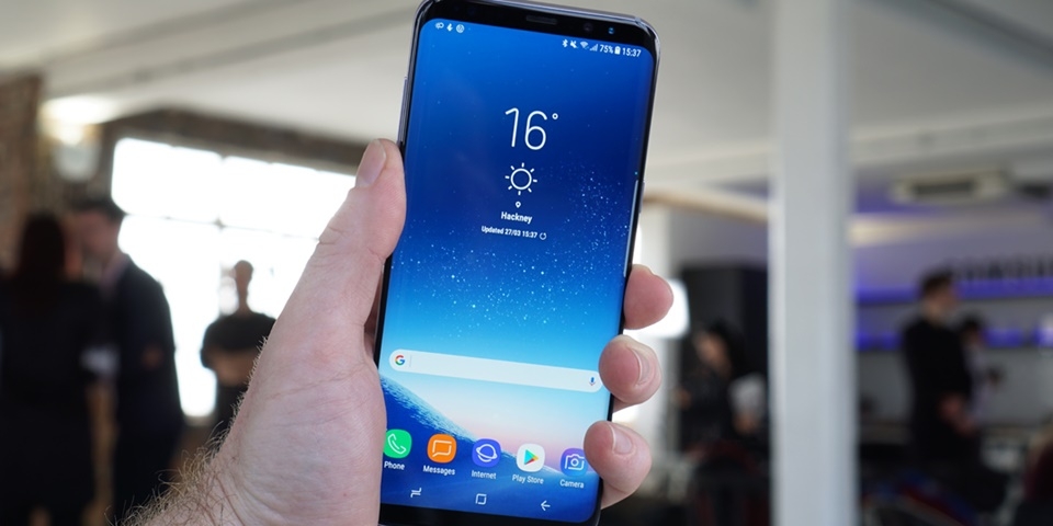 Samsung dẫn đầu thế giới về màn hình smartphone