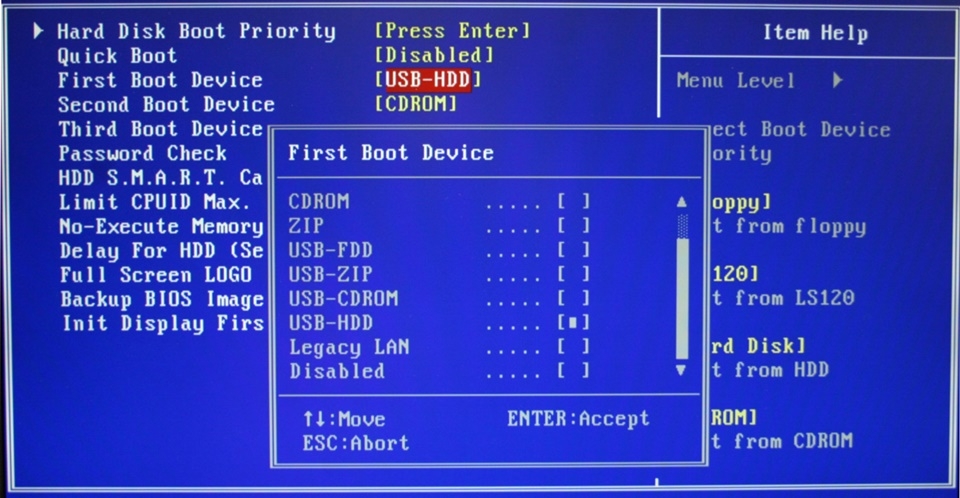 Giao diện BIOS kiểm tra lỗi không cài được Win 7 từ USB