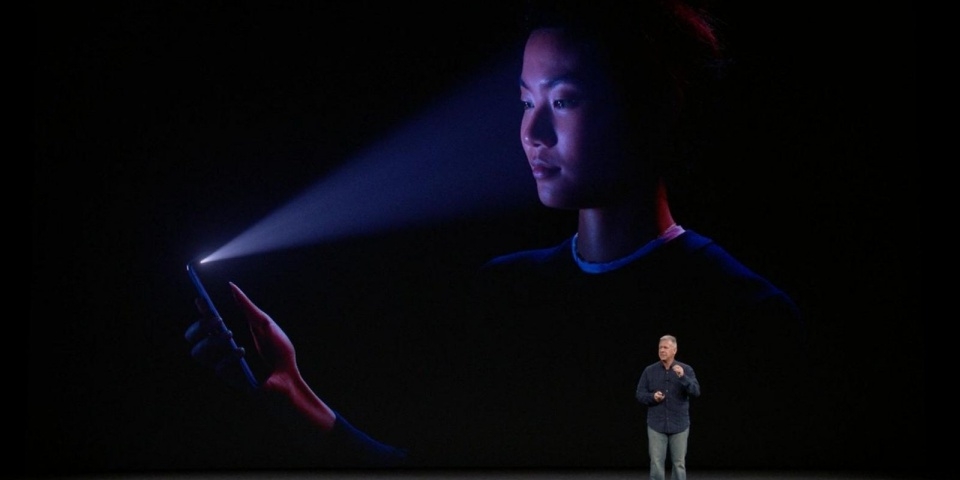 Đã có thể mở khoá iPhone X khi đeo kính!