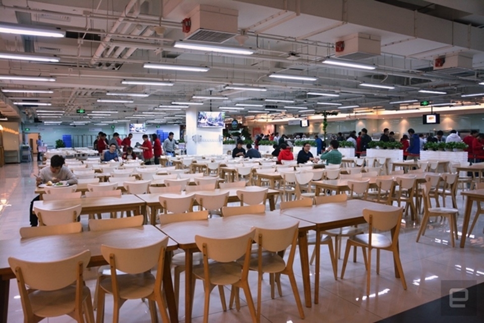 Phòng ăn bên trong văn phòng Xiaomi