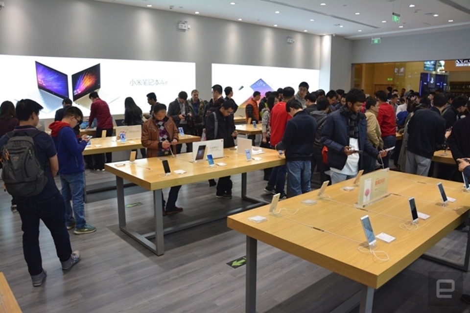Mi Home giống Apple Store không nào?
