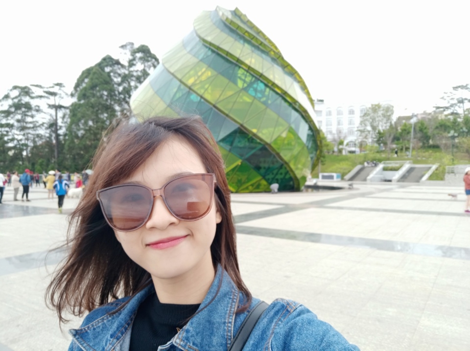 Selfie OPPO F5 - Ảnh 6 Selfie OPPO F5 - Ảnh 6