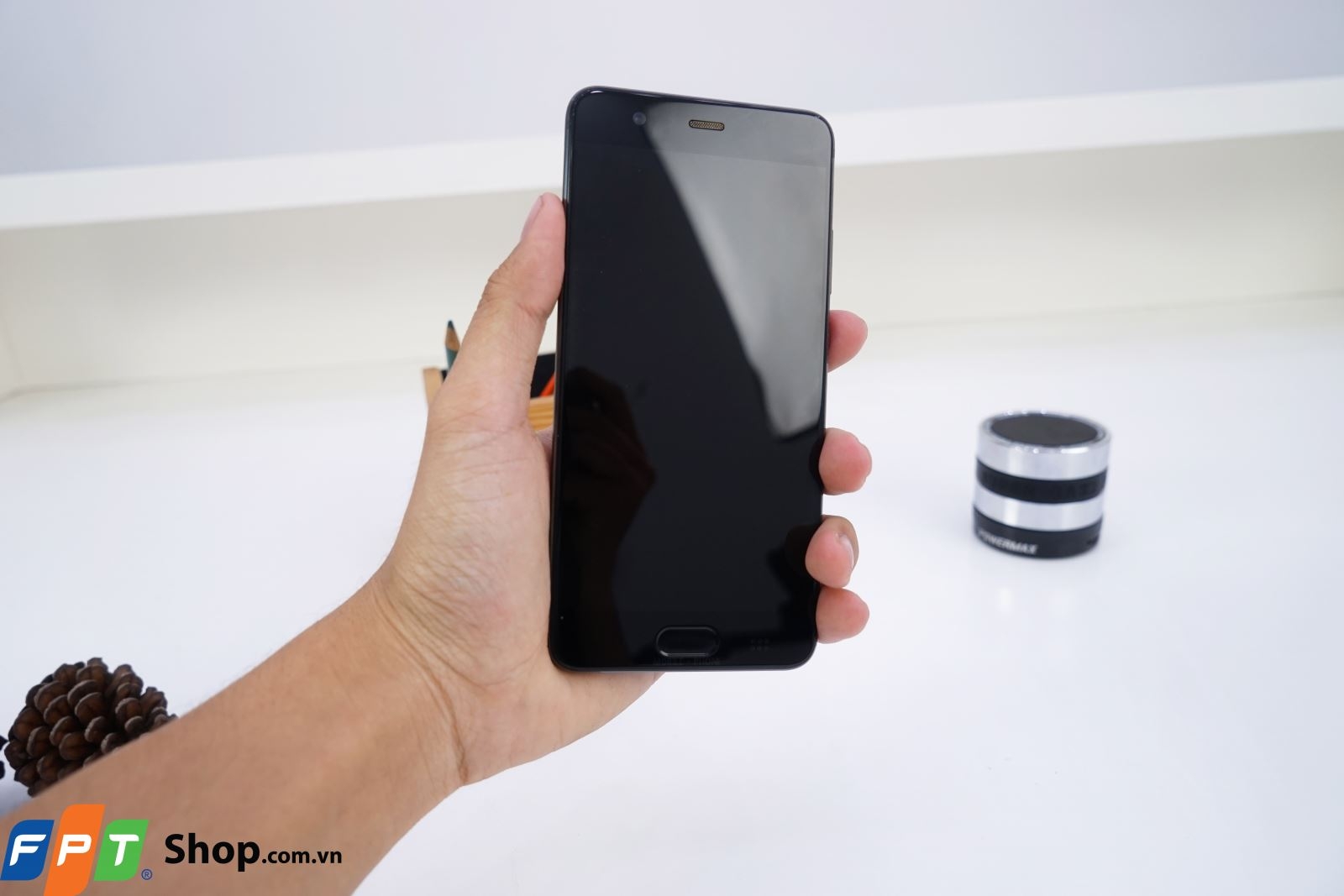 Huawei P10 Plus có cảm biến vân tay ở mặt trước Huawei P10 Plus có cảm biến vân tay ở mặt trước