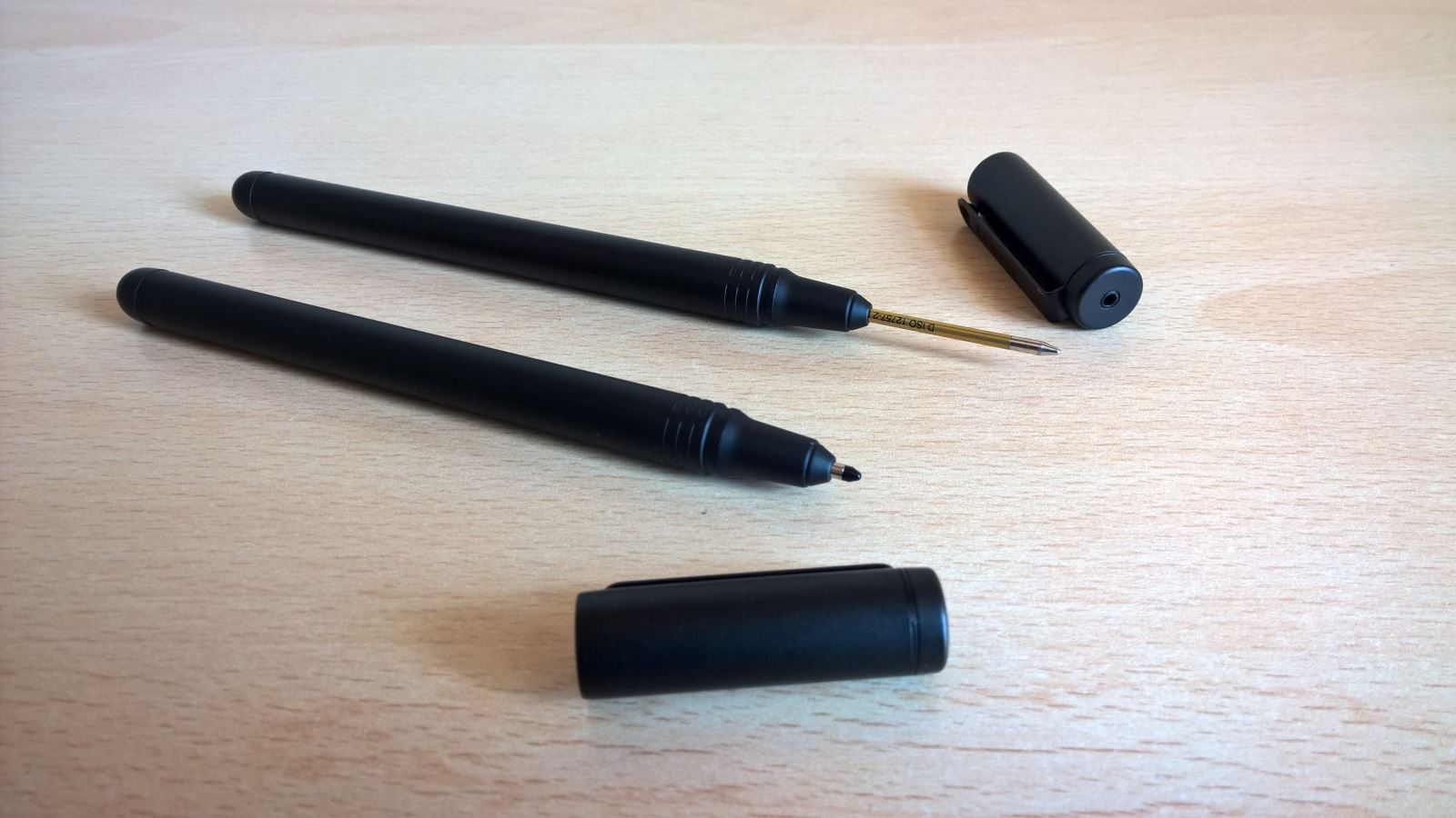 Real pen không sử dụng pin và sử dụng công nghệ của Wacom