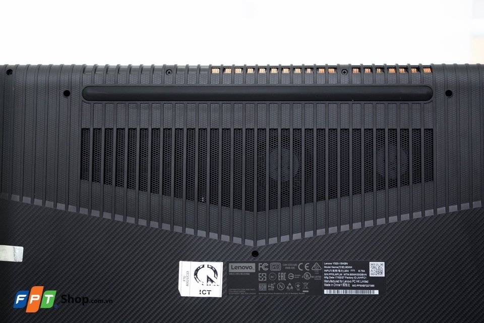 Trên tay Lenovo Legion Y520