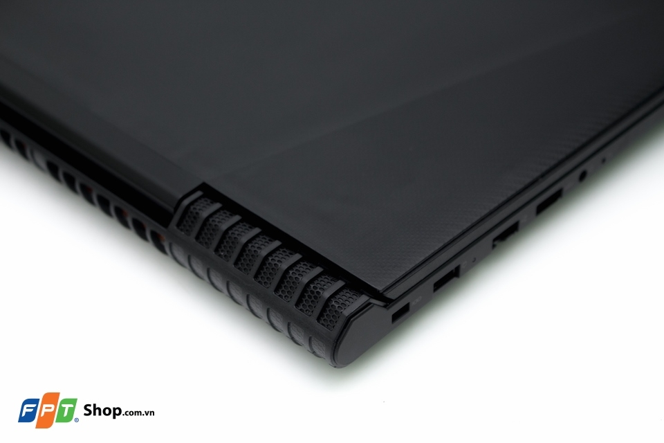 Trên tay Lenovo Legion Y520