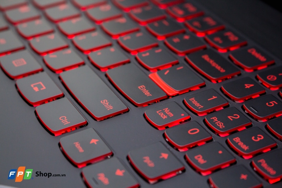 Trên tay Lenovo Legion Y520