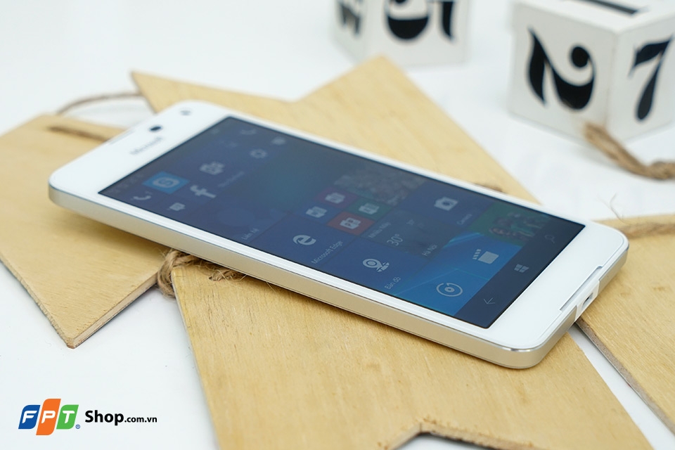 Thiết kế lumia 650