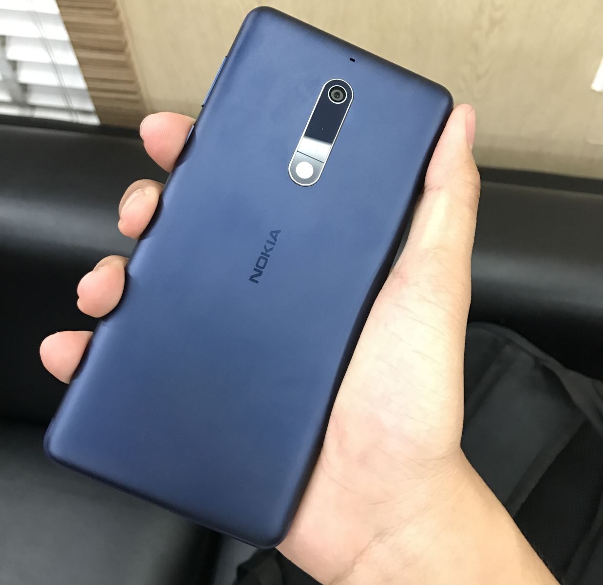 Nokia 5 sở hữu thiết kế kim loại nguyên khối