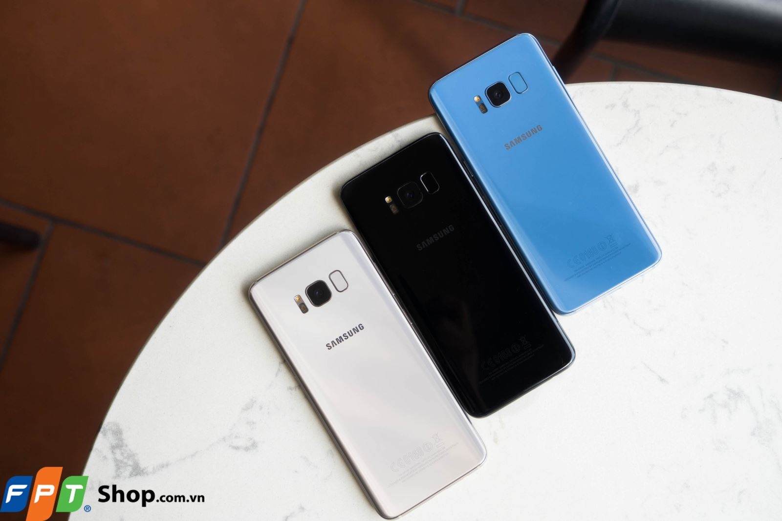 Tren tay ba mau Galaxy S8