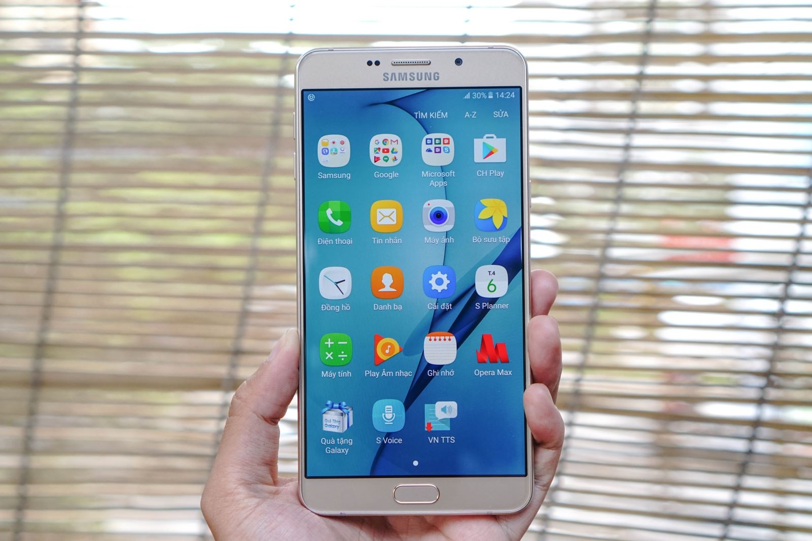 A9 Pro được trang bị viên pin khủng cho thời gian sử dụng cực lâu