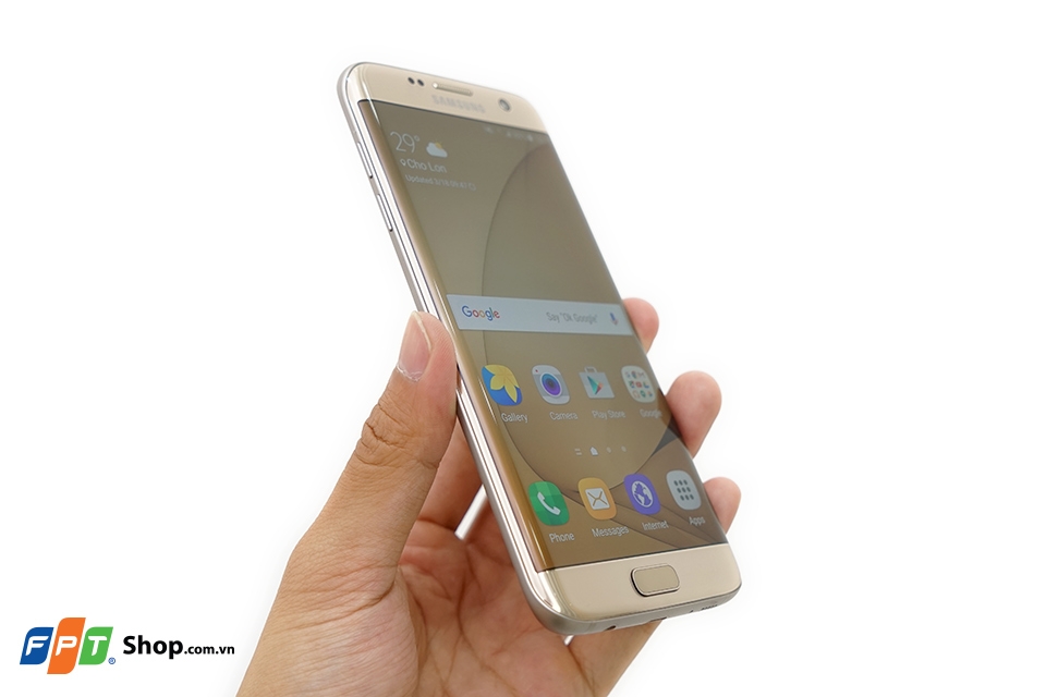 S7 edge sở hữu thiết kế màn hình cong tràn 2 cạnh đẹp mắt