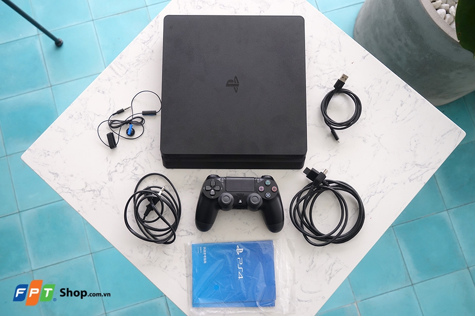 Phụ kiện đi kèm với PlayStation 4 Slim Phụ kiện đi kèm với PlayStation 4 Slim
