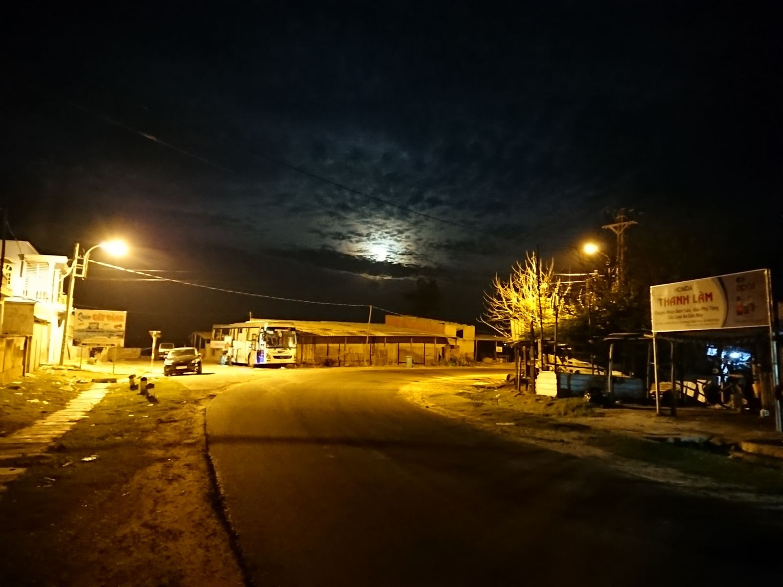 So sánh camera giữa Xperia XZ Premium và HTC U11
