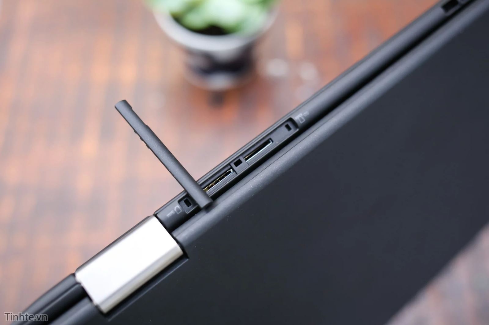 Laptop Thinkpad X1 Yoga (2017) siêu cao cấp Laptop Thinkpad X1 Yoga (2017) siêu cao cấp