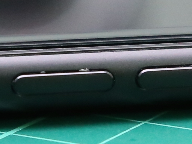 Nhiều trường hợp iPhone 7 màu Matte Black bị tróc sơn