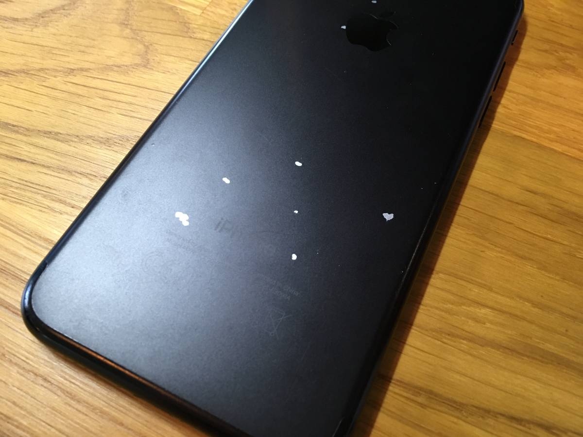 Nhiều trường hợp iPhone 7 màu Matte Black bị tróc sơn