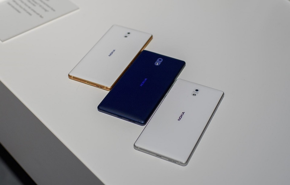 Bộ 3 smartphone Nokia: Vẫn còn đâu đó sự thân quen