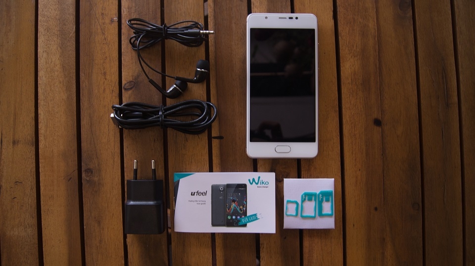 U Feel Go: RAM 3GB, pin 4.000mAh, có cảm biến vân tay