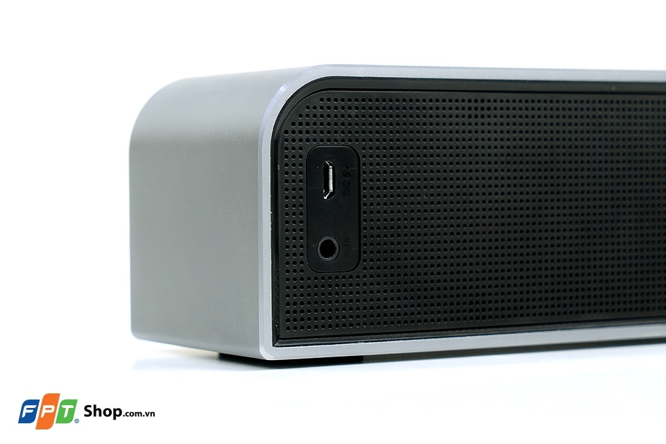 Trên tay loa Remax R8 - M8 mini: Đẹp, sang, âm sáng Trên tay loa Remax R8 - M8 mini: Đẹp, sang, âm sáng