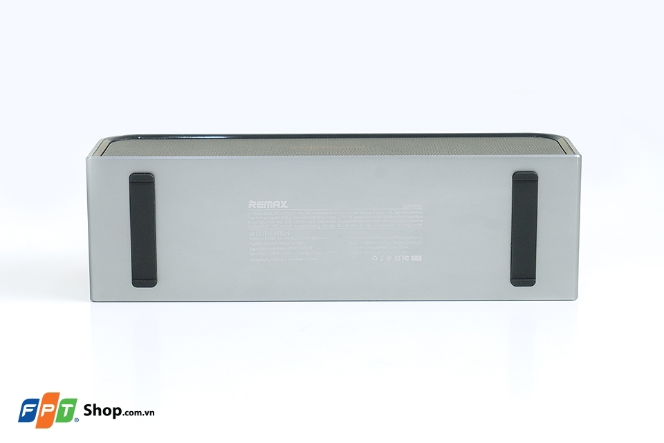 Trên tay loa Remax R8 - M8 mini: Đẹp, sang, âm sáng Trên tay loa Remax R8 - M8 mini: Đẹp, sang, âm sáng