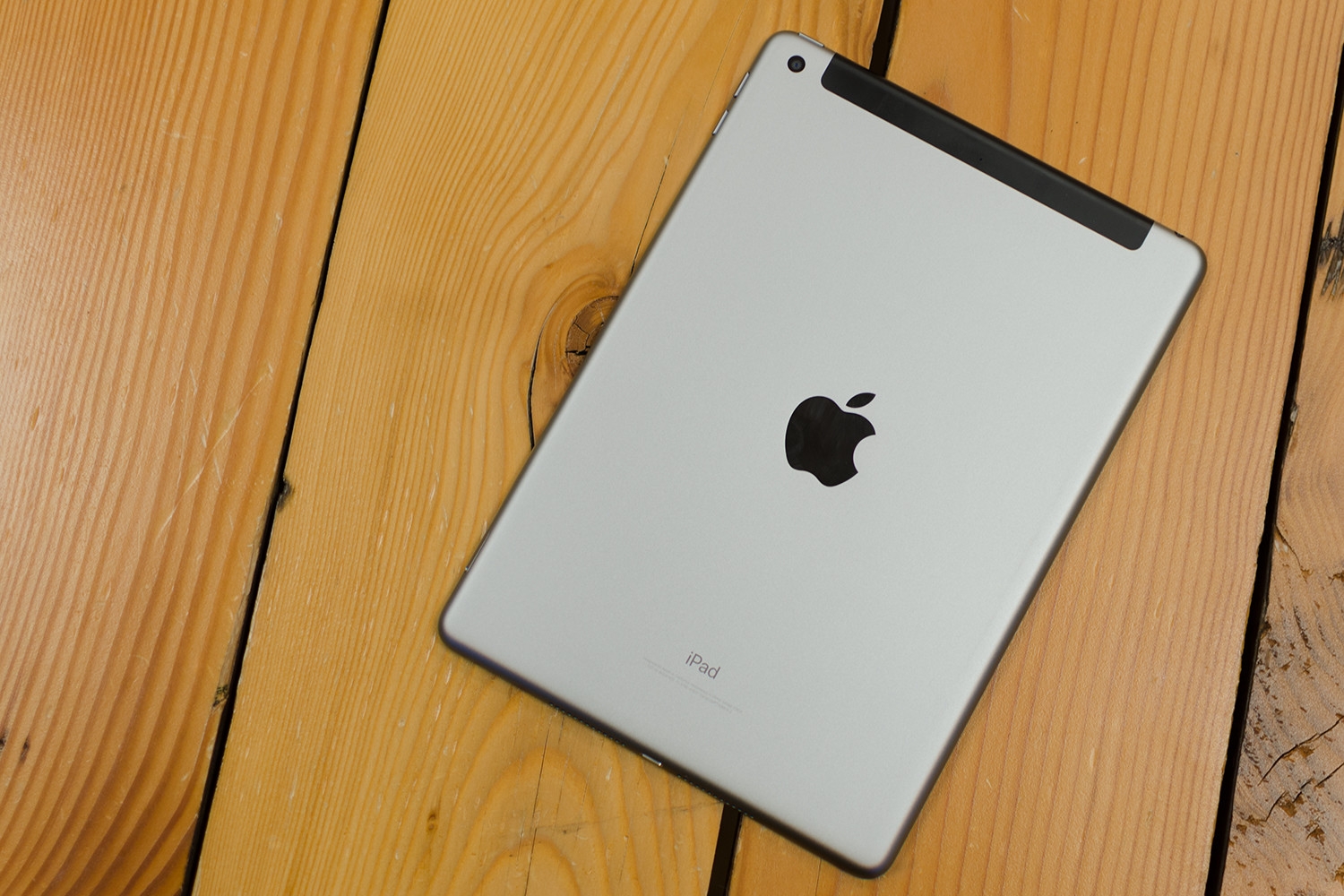 Nên mua iPad 2017 ở đâu với chế độ tốt nhất?