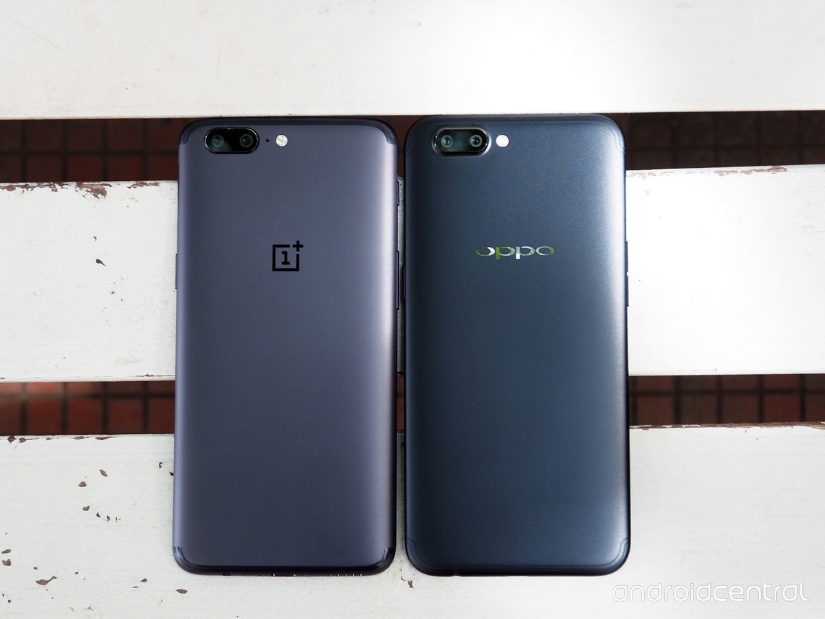 So sánh OnePlus 5 và Oppo R11: Anh em một nhà